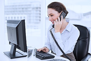 a Fairfax, VA business consultant who is on the phone with a company that would like to have your business evaluated